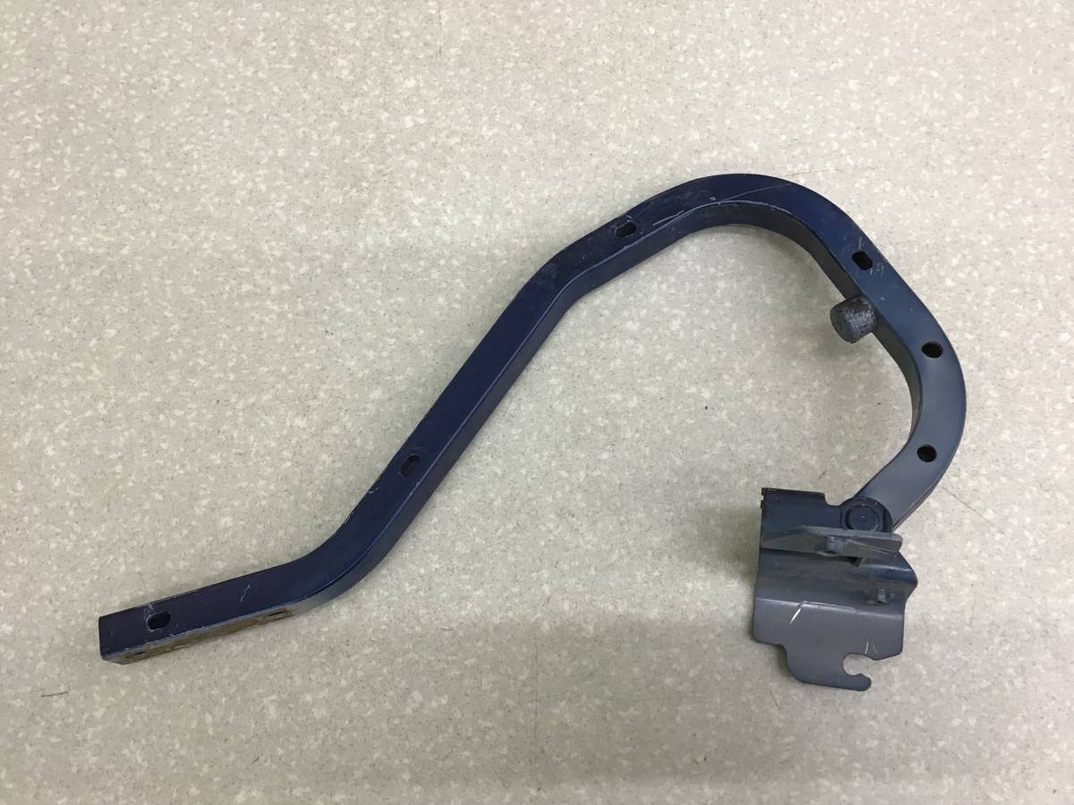 Петля крышки багажника Mitsubishi Lancer 9 (CS/Classic) 2000-2011 Петля крышки багажника Mitsubishi Lancer 9 (CS/Classic) 2000-2011