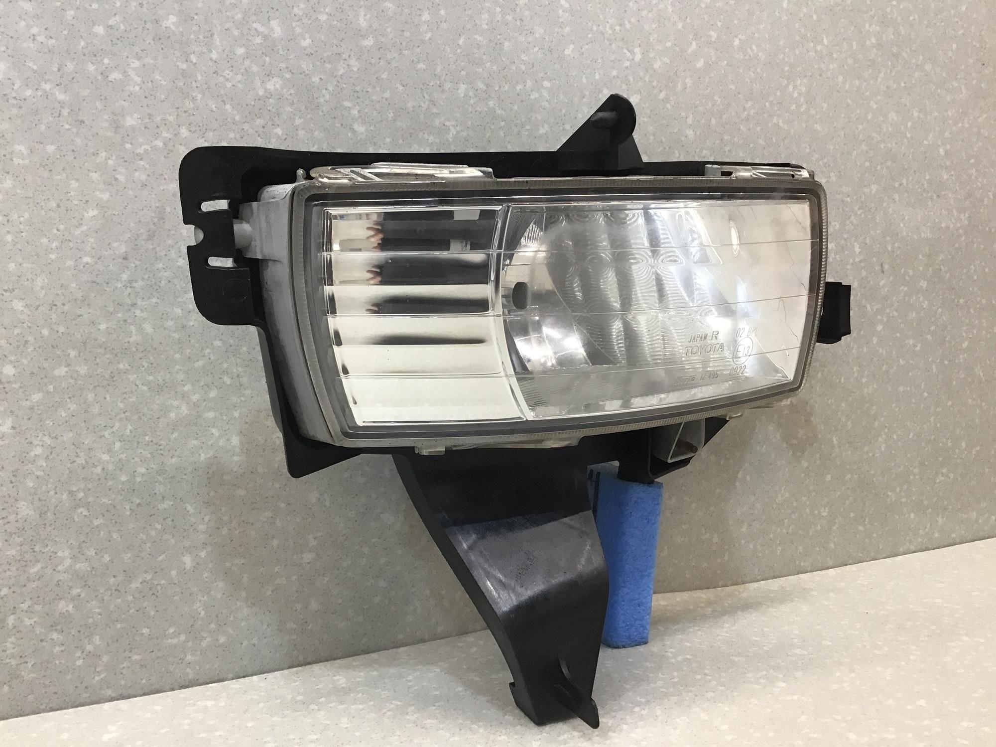 Фара противотуманная правая, Toyota 4 Runner 2002-2009 Фара противотуманная правая, Toyota 4 Runner 2002-2009