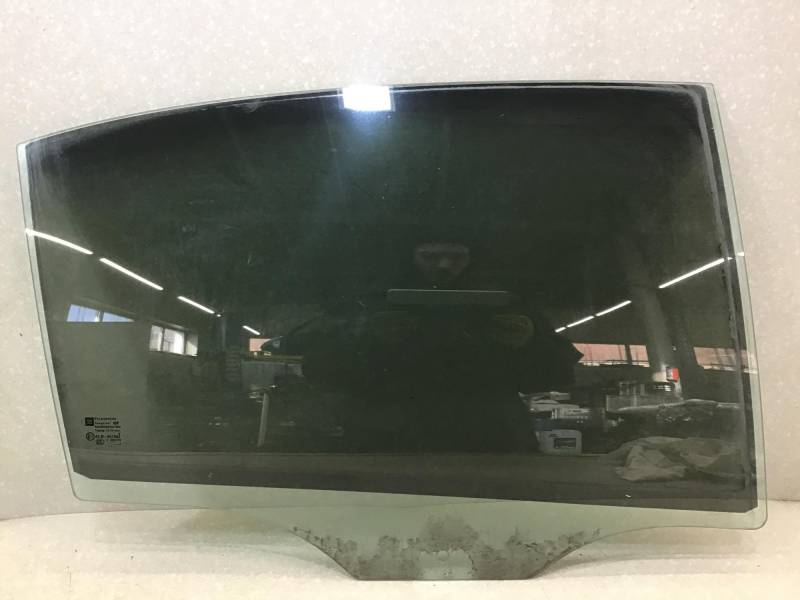 Стекло двери задней правой Opel Vectra (C) 2002-2008 Стекло двери задней правой Opel Vectra (C) 2002-2008