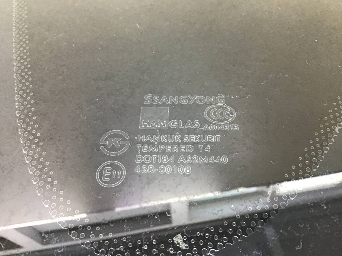 Стекло кузовное глухое левое SsangYong Rexton 1 2001-2006