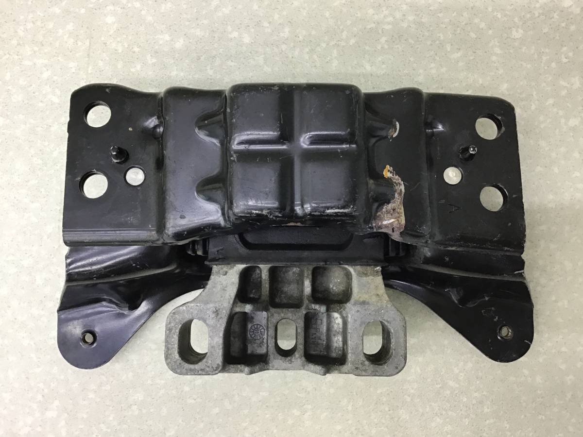 Опора КПП левая Skoda Octavia A7 (5E) 2013-2020 Опора КПП левая Skoda Octavia A7 (5E) 2013-2020