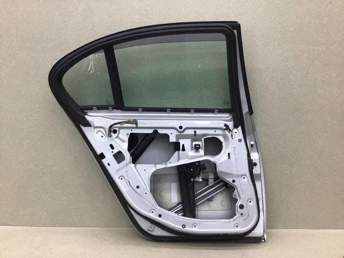 Дверь задняя левая BMW 5-series E60/E61 2003-2009 Дверь задняя левая BMW 5-series E60/E61 2003-2009