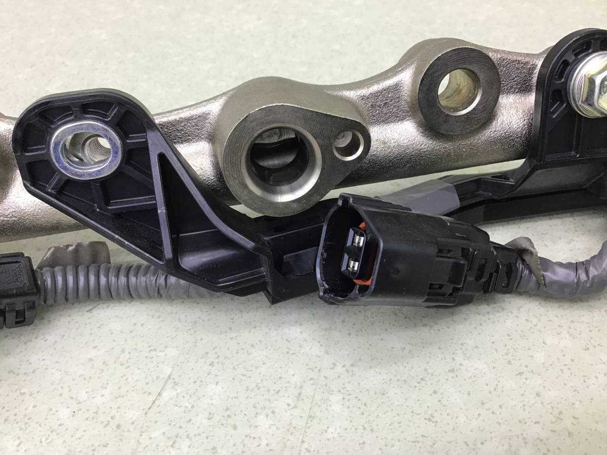 Рейка топливная (рампа) Toyota Land Cruiser (J300) 2021>