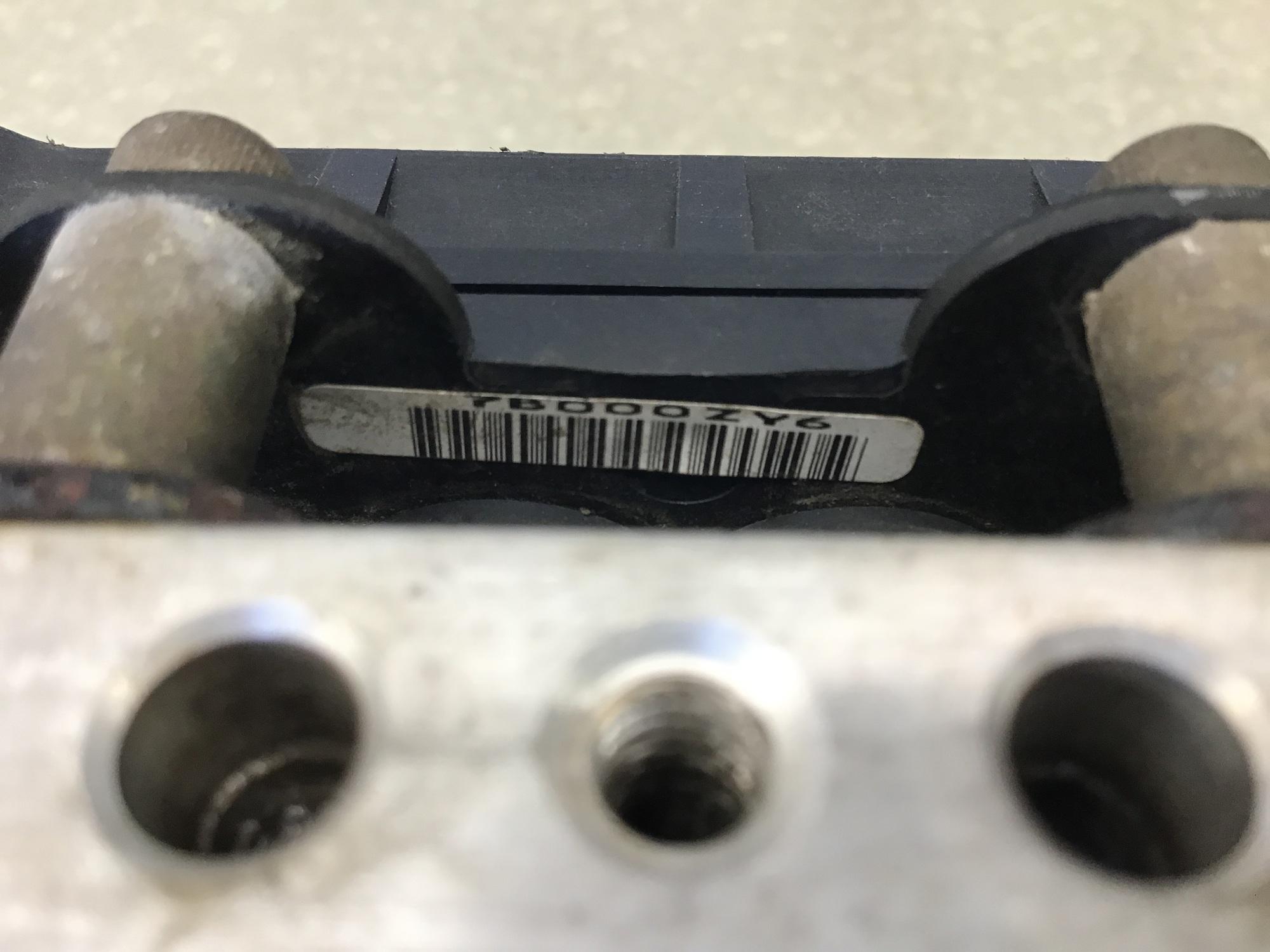 Блок ABS (насос), Mitsubishi Lancer Cedia (CS) 2000-2003 Блок ABS (насос), Mitsubishi Lancer Cedia (CS) 2000-2003