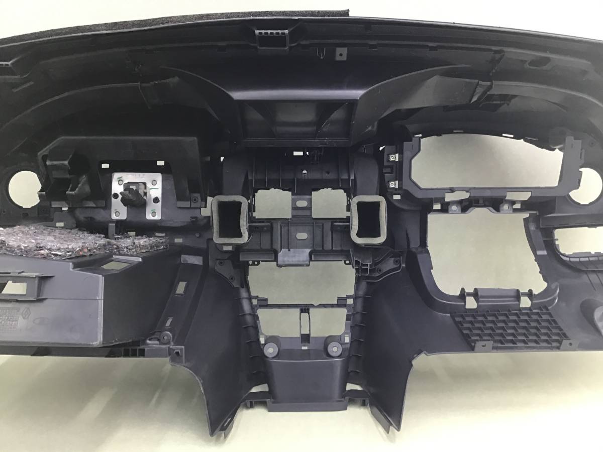 Торпедо Renault Sandero 2 (5S) 2012-2022 Торпедо Renault Sandero 2 (5S) 2012-2022