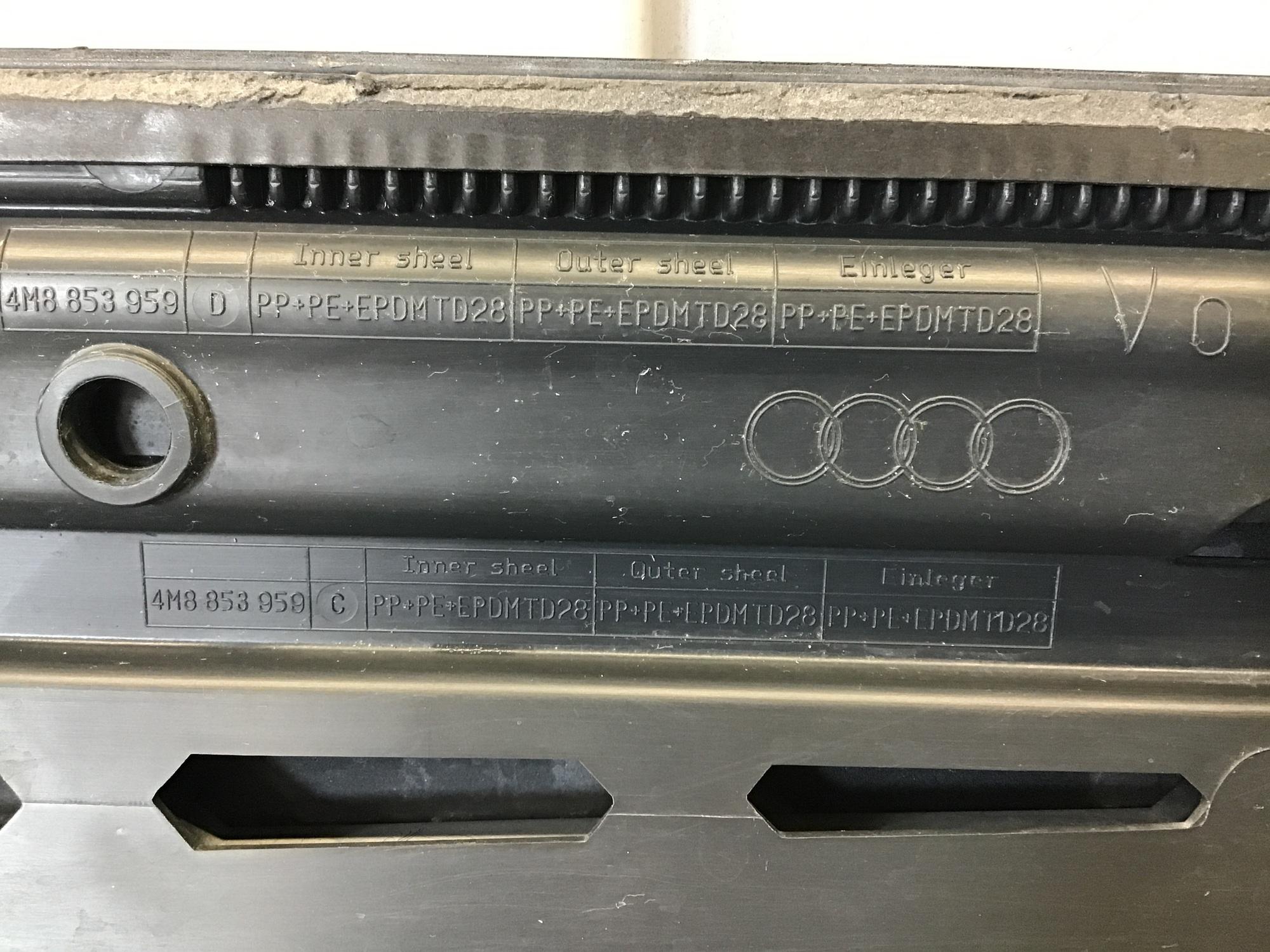 Накладка двери передней левой, Audi Q8 2018>