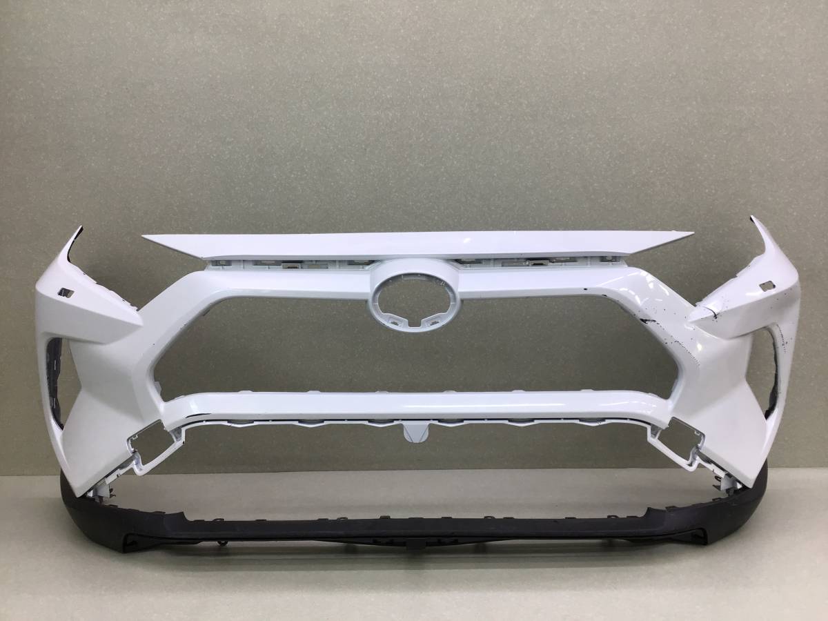 Бампер передний Toyota Rav 4 (XA50) 2018>