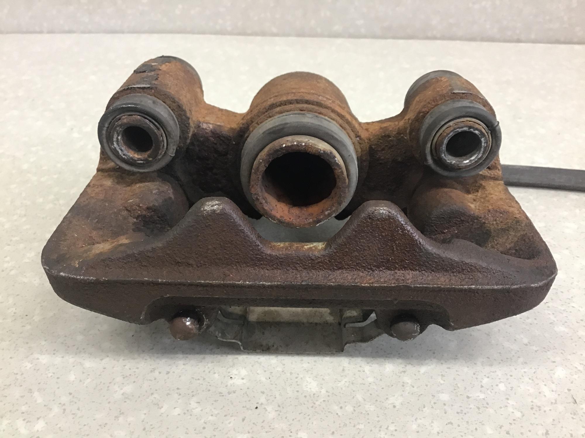 Суппорт задний левый, Chery Tiggo (T11) 2005-2012