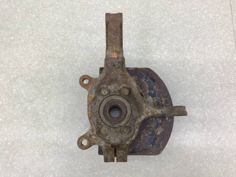 Кулак поворотный передний правый Nissan Qashqai (J10) 2006-2013