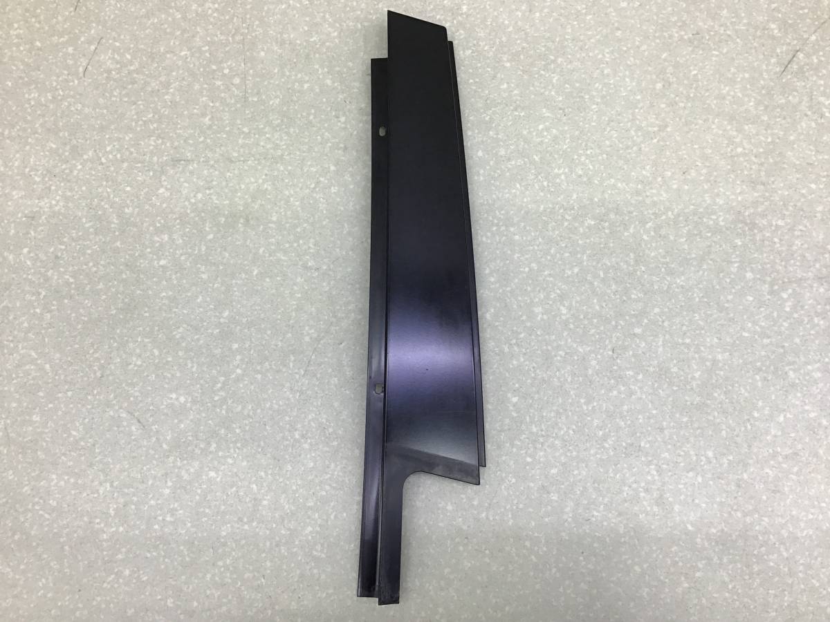 Накладка стойки BMW X1 E84 2009-2015 Накладка стойки BMW X1 E84 2009-2015