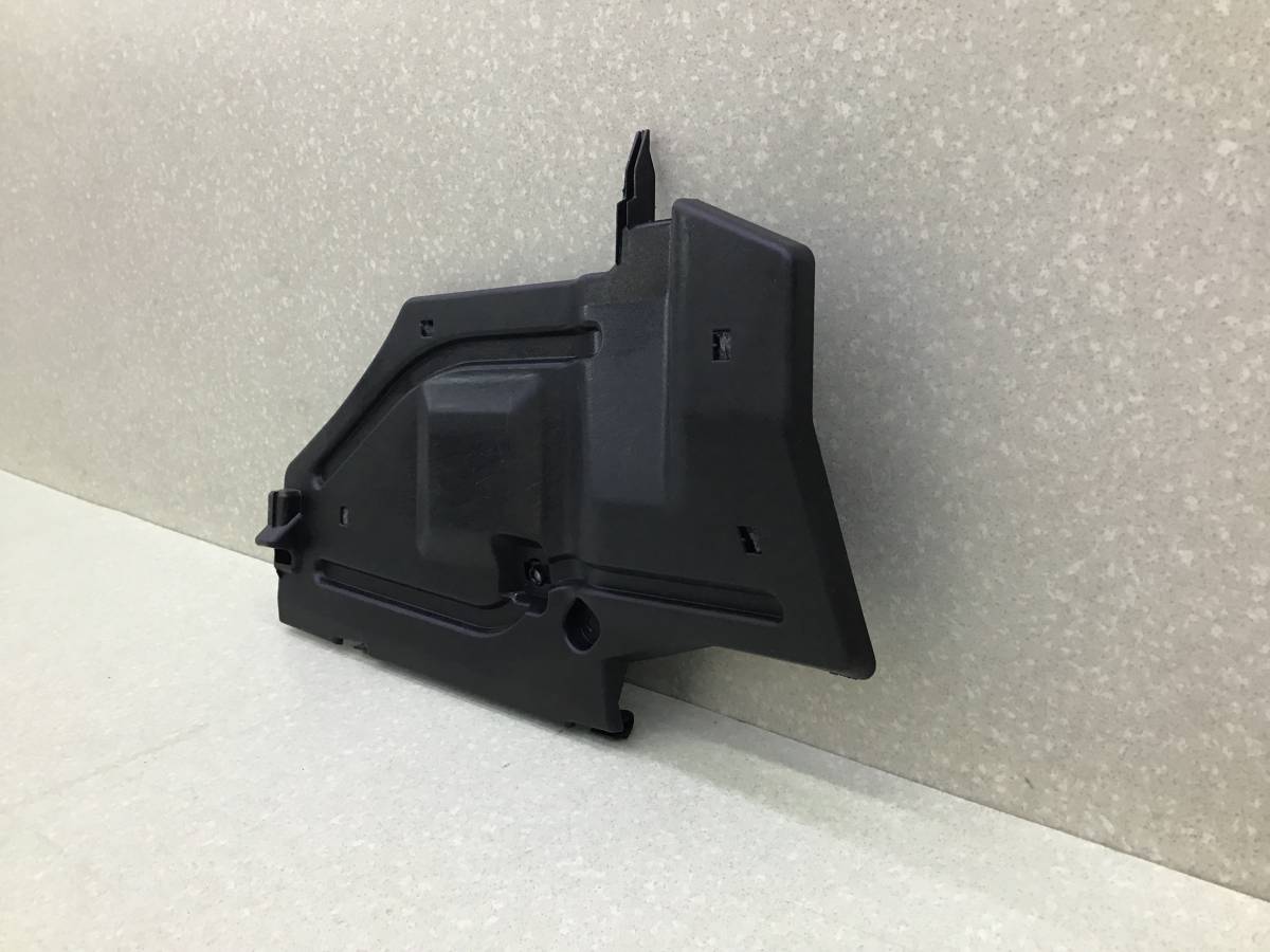 Накладка (кузов внутри) Toyota Rav 4 (A40) 2013>