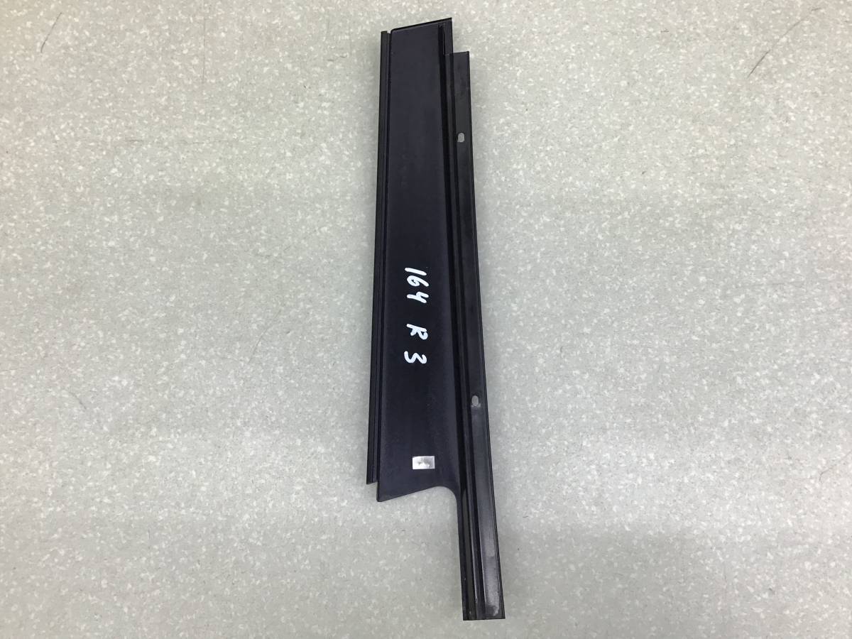 Накладка стойки BMW X1 E84 2009-2015 Накладка стойки BMW X1 E84 2009-2015