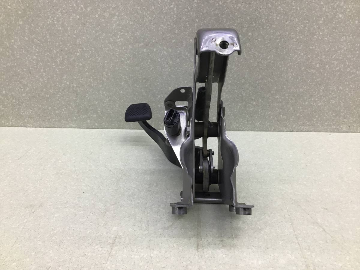 Педаль тормоза Toyota Rav 4 (A40) 2013>