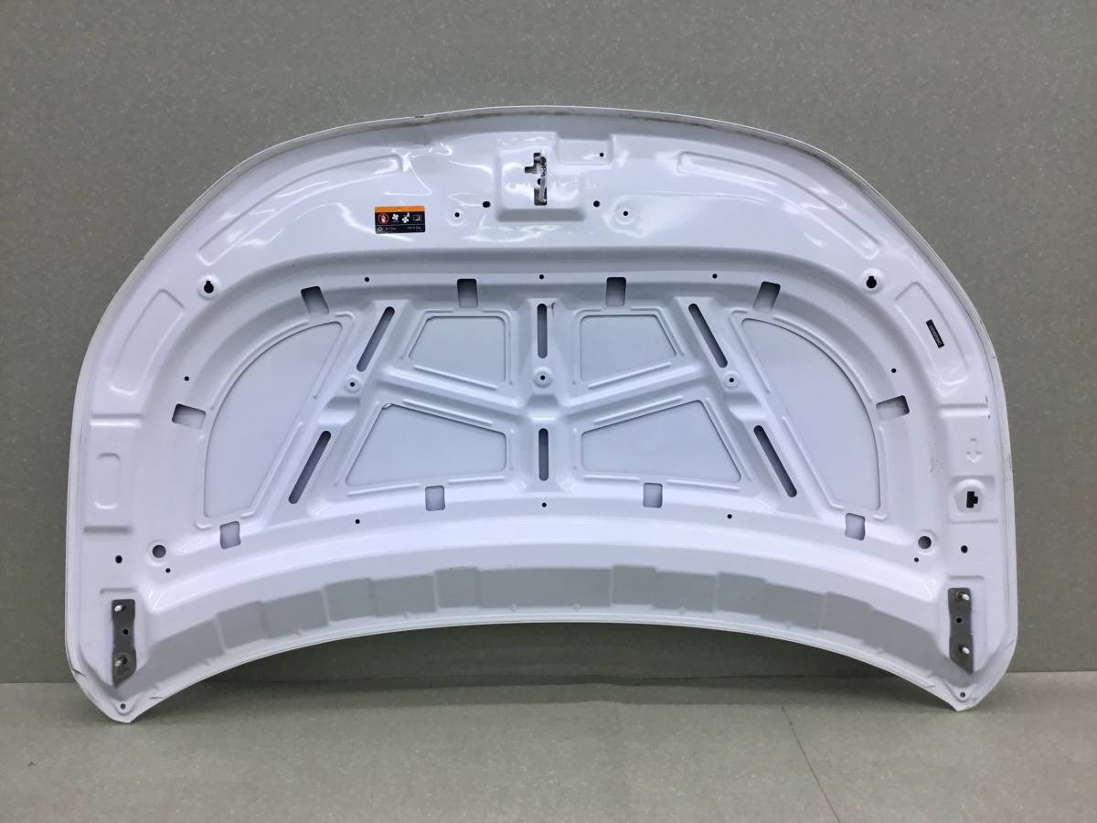 Капот Livan X3 Pro 2022> Капот Livan X3 Pro 2022>