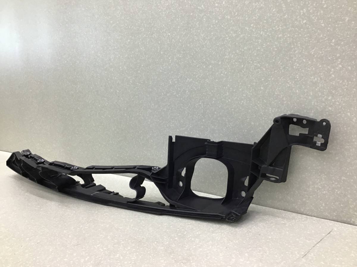 Кронштейн крепления крыла BMW X5 E70 2007-2013