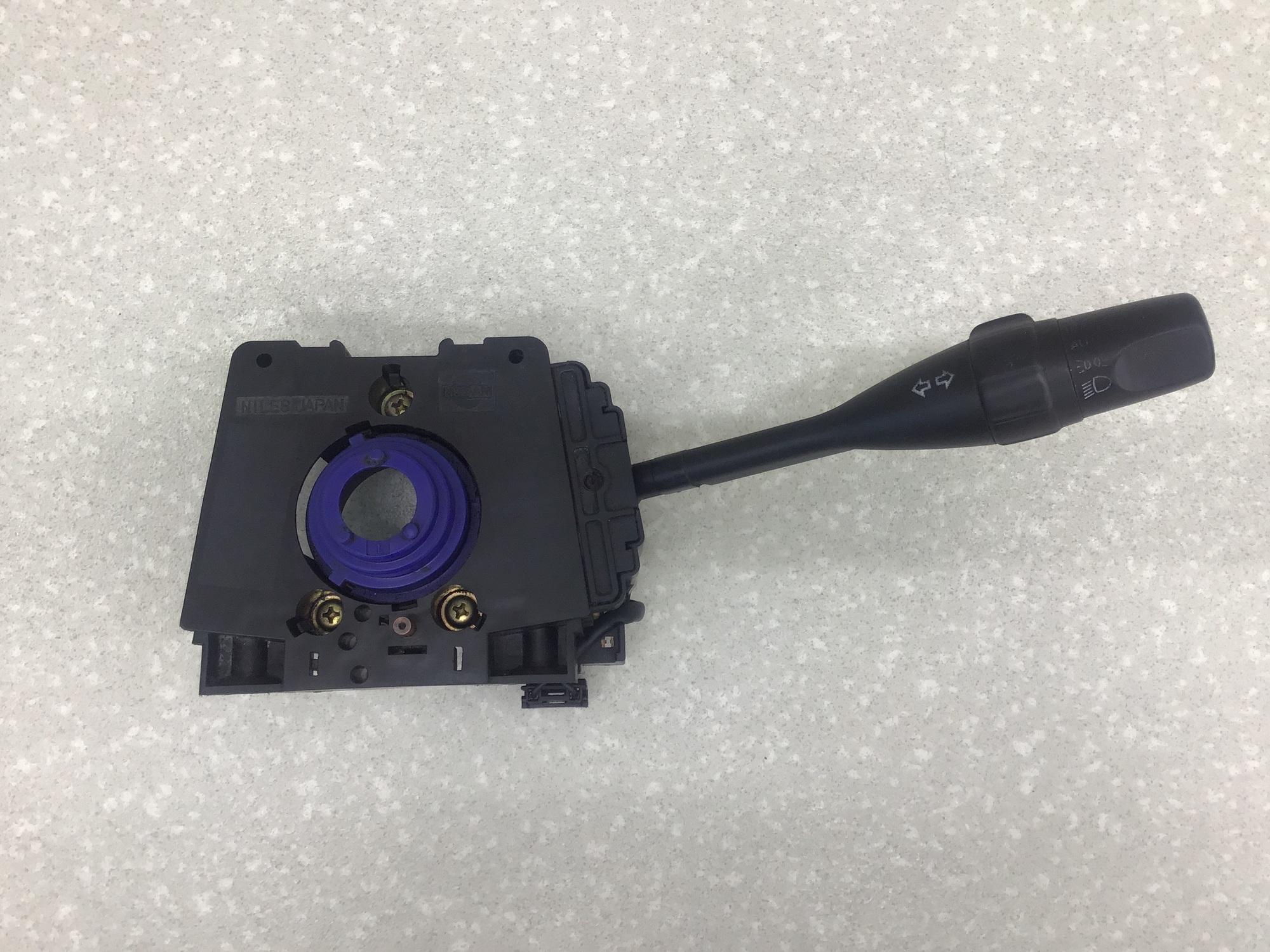 Переключатель поворотов подрулевой, Nissan Almera N15 1995-2000 Переключатель поворотов подрулевой, Nissan Almera N15 1995-2000