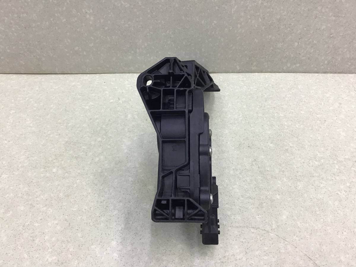 Педаль газа Opel Astra J (P10) 2009-2015