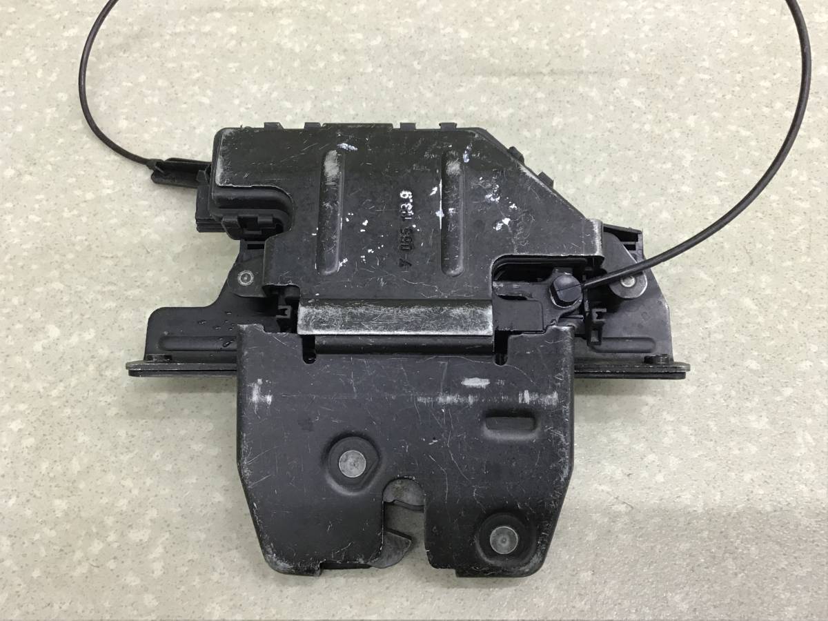 Замок багажника Land Rover Range Rover 3 (LM) 2002-2012 Замок багажника Land Rover Range Rover 3 (LM) 2002-2012