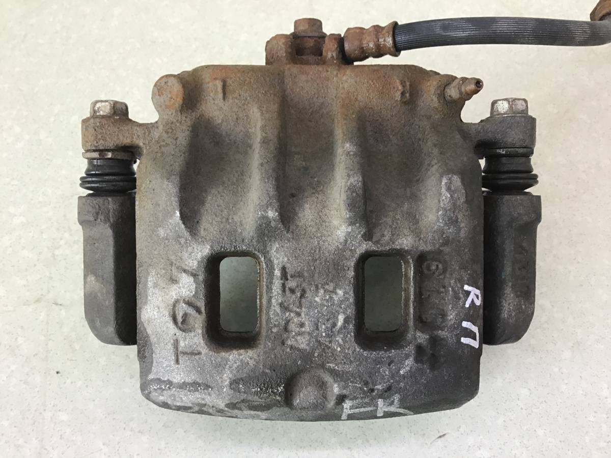 Суппорт передний правый Subaru Forester (S11) 2002-2007 Суппорт передний правый Subaru Forester (S11) 2002-2007