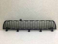 Решетка в бампер центральная Mitsubishi L200 (KB) 2006-2016
