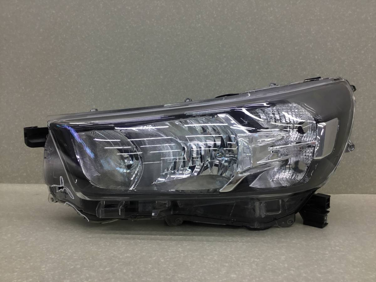 Фара левая Toyota Hilux (GUN125L, GUN126L, TGN126) 2015-н.в. Фара левая Toyota Hilux (GUN125L, GUN126L, TGN126) 2015-н.в.
