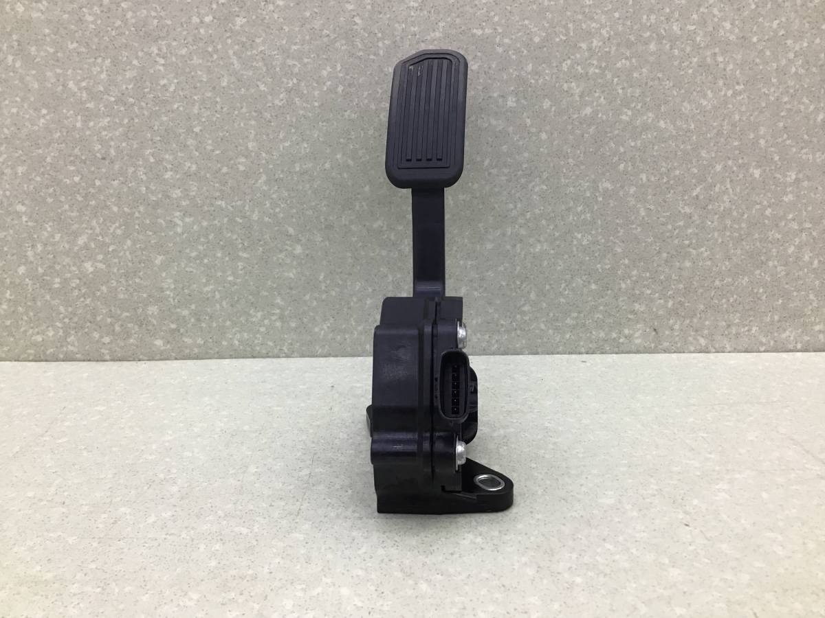 Педаль газа Toyota Rav 4 (A40) 2013>