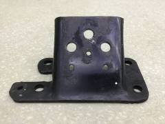 Кронштейн опоры двигателя Isuzu NQR 2005>