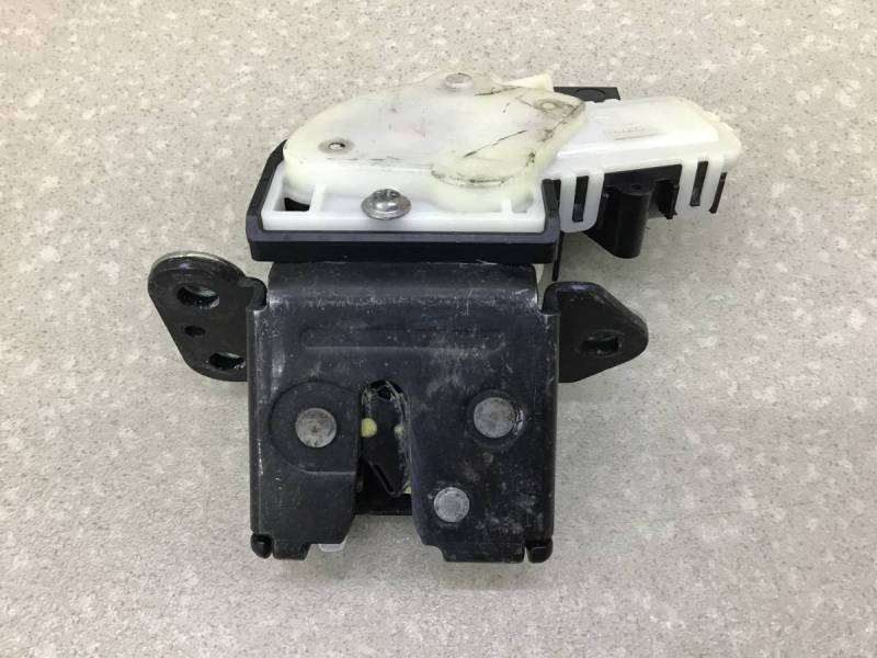 Замок багажника Mazda CX-5 (KE) 2011-2017 Замок багажника Mazda CX-5 (KE) 2011-2017