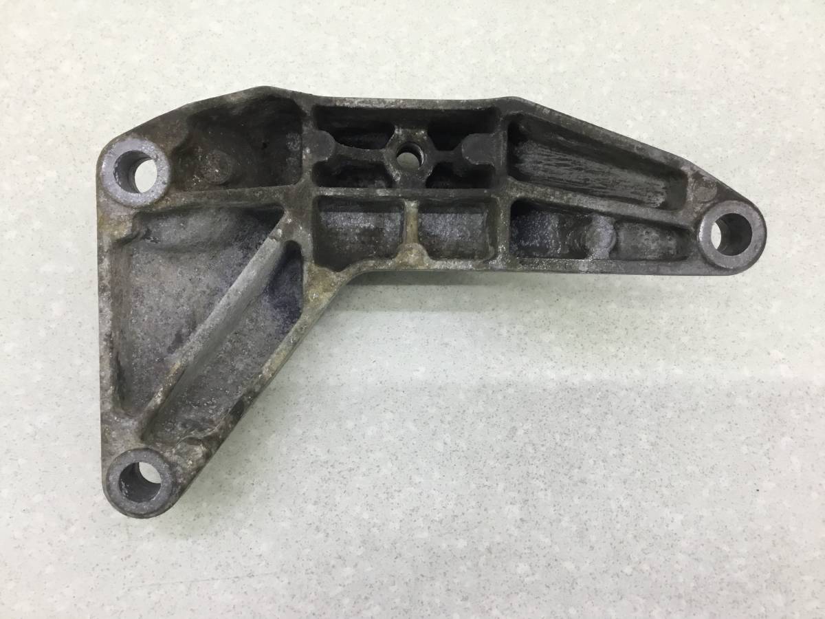 Кронштейн КПП левый Ford Mondeo 4 (BD) 2007-2015 Кронштейн КПП левый Ford Mondeo 4 (BD) 2007-2015