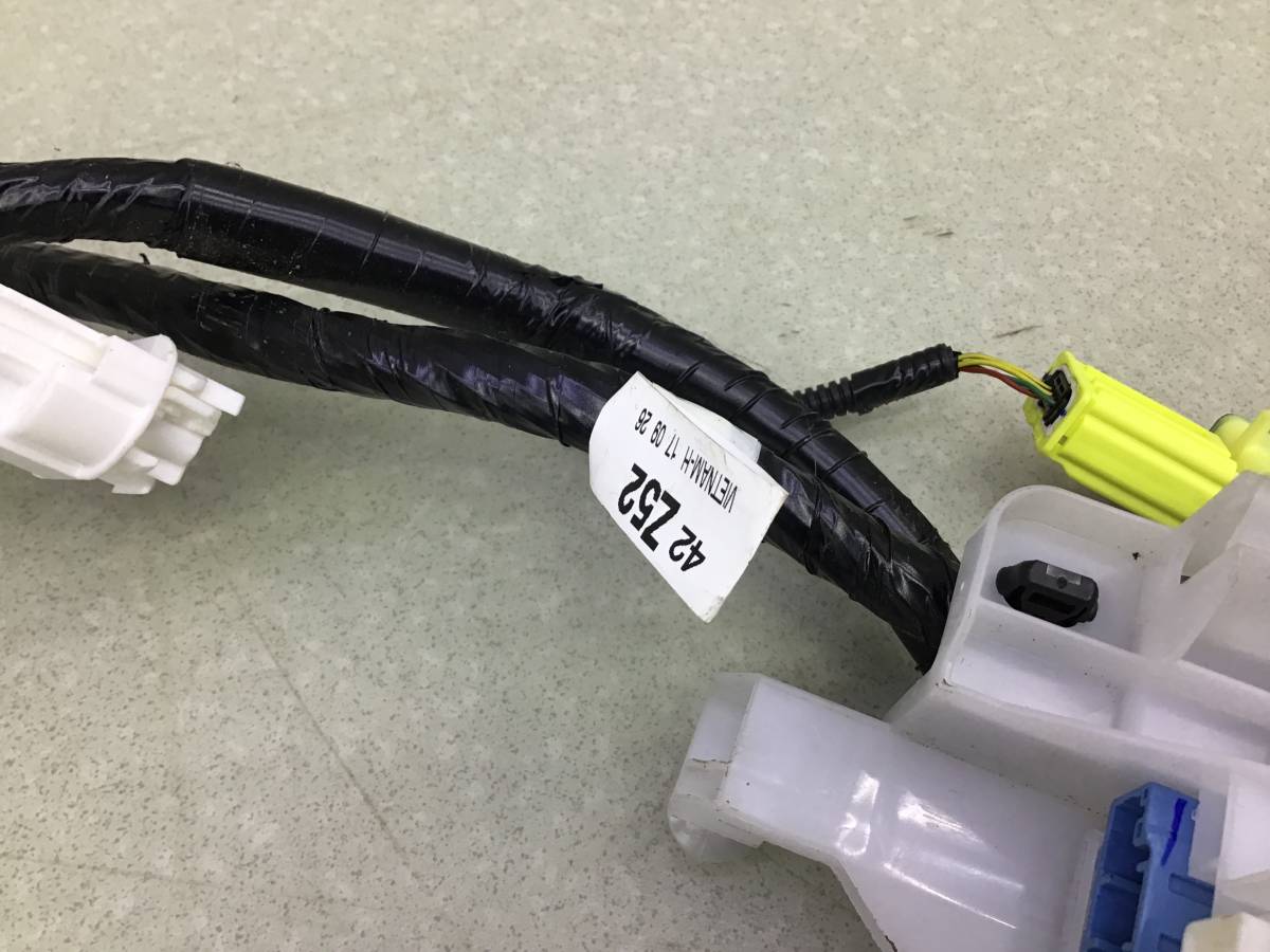 Проводка салона Toyota Rav 4 (A40) 2013>