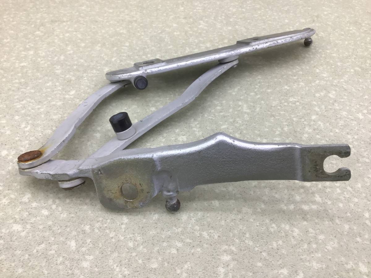 Петля крышки багажника BMW 3-series E46 1998-2005 Петля крышки багажника BMW 3-series E46 1998-2005
