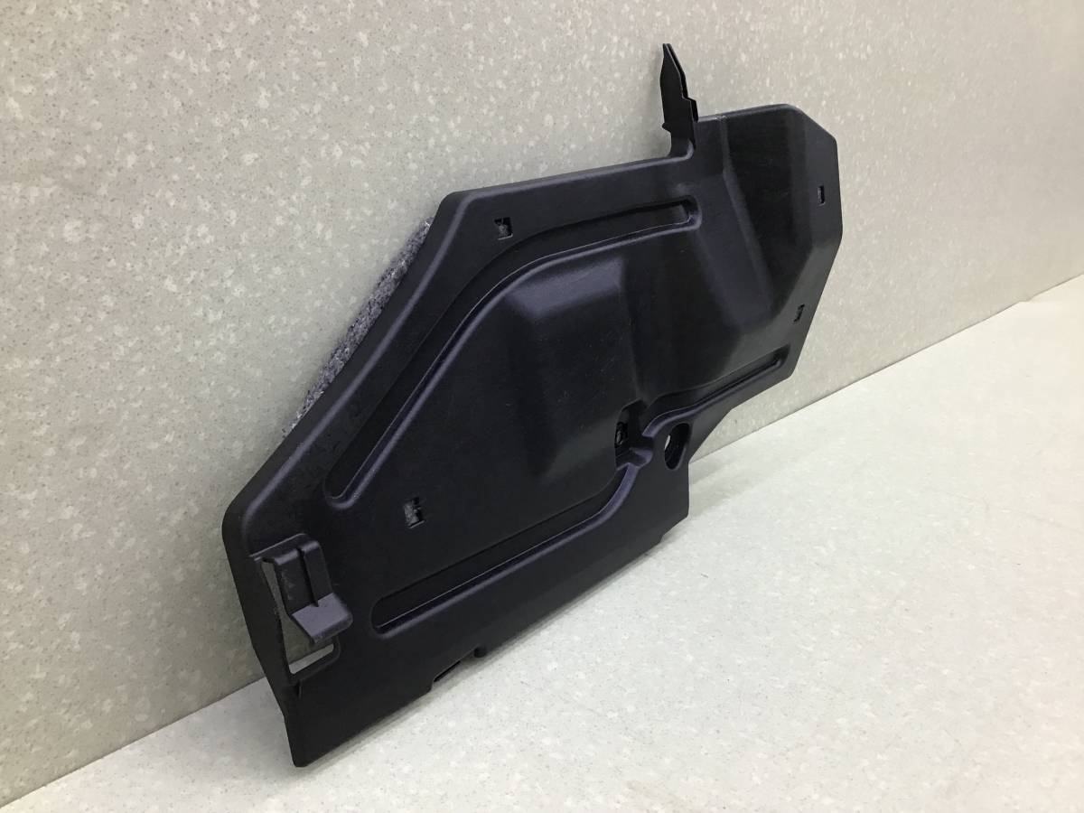 Накладка (кузов внутри) Toyota Rav 4 (A40) 2013>