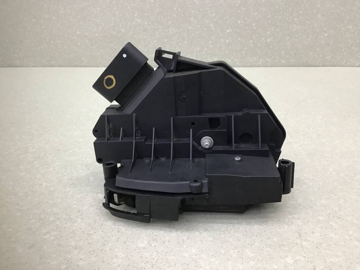 Замок двери задней левой Ford Fiesta (CB1) 2008-2019