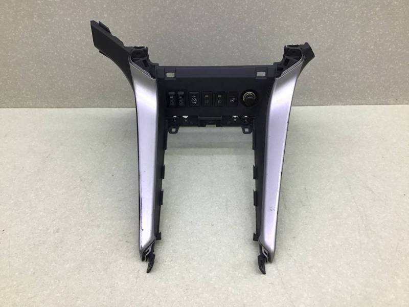 Накладка торпедо Mitsubishi Pajero/Montero Sport (KS) 2015>