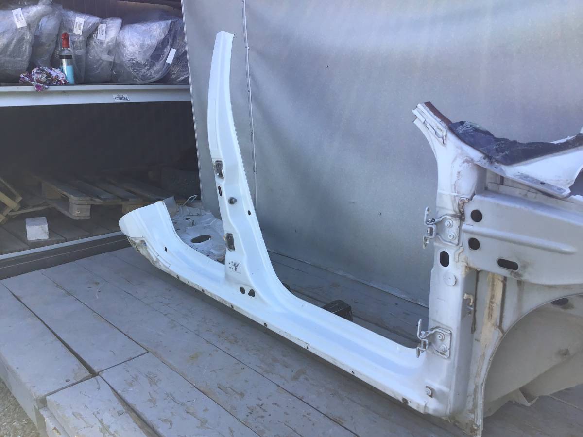 Порог со стойкой правый Renault Duster (HS) 2010-2021 Порог со стойкой правый Renault Duster (HS) 2010-2021