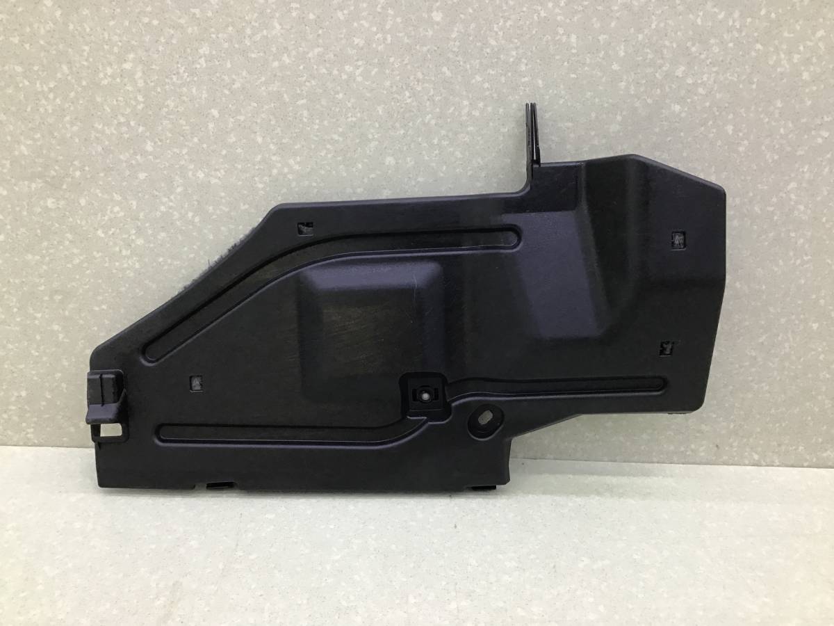 Накладка (кузов внутри) Toyota Rav 4 (A40) 2013>