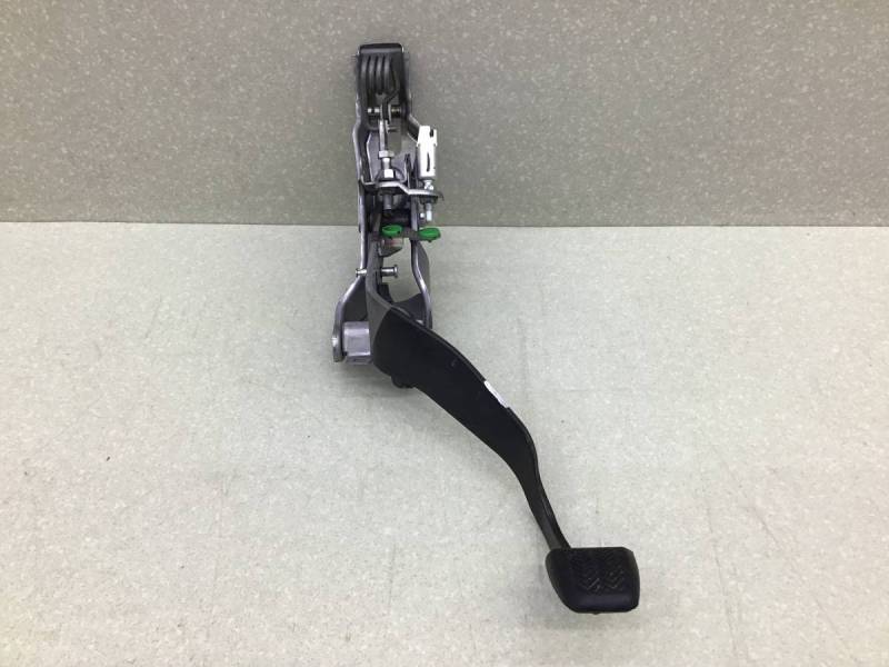 Педаль сцепления Toyota Rav 4 (A40) 2013>