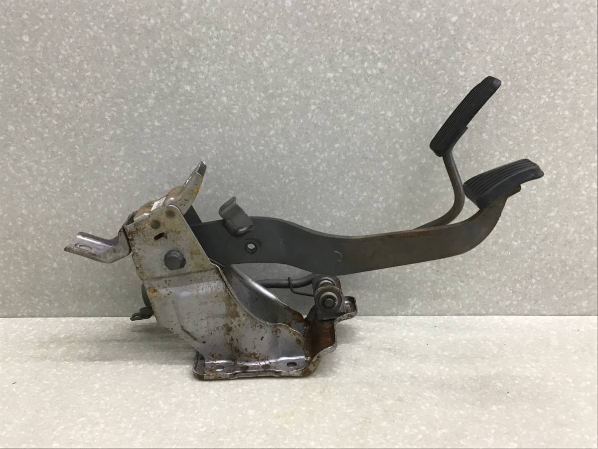 Блок педалей Chevrolet Aveo T200 2003-2008 Блок педалей Chevrolet Aveo T200 2003-2008