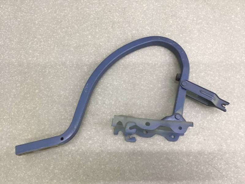 Петля крышки багажника Chevrolet Aveo T250 2005-2011 Петля крышки багажника Chevrolet Aveo T250 2005-2011