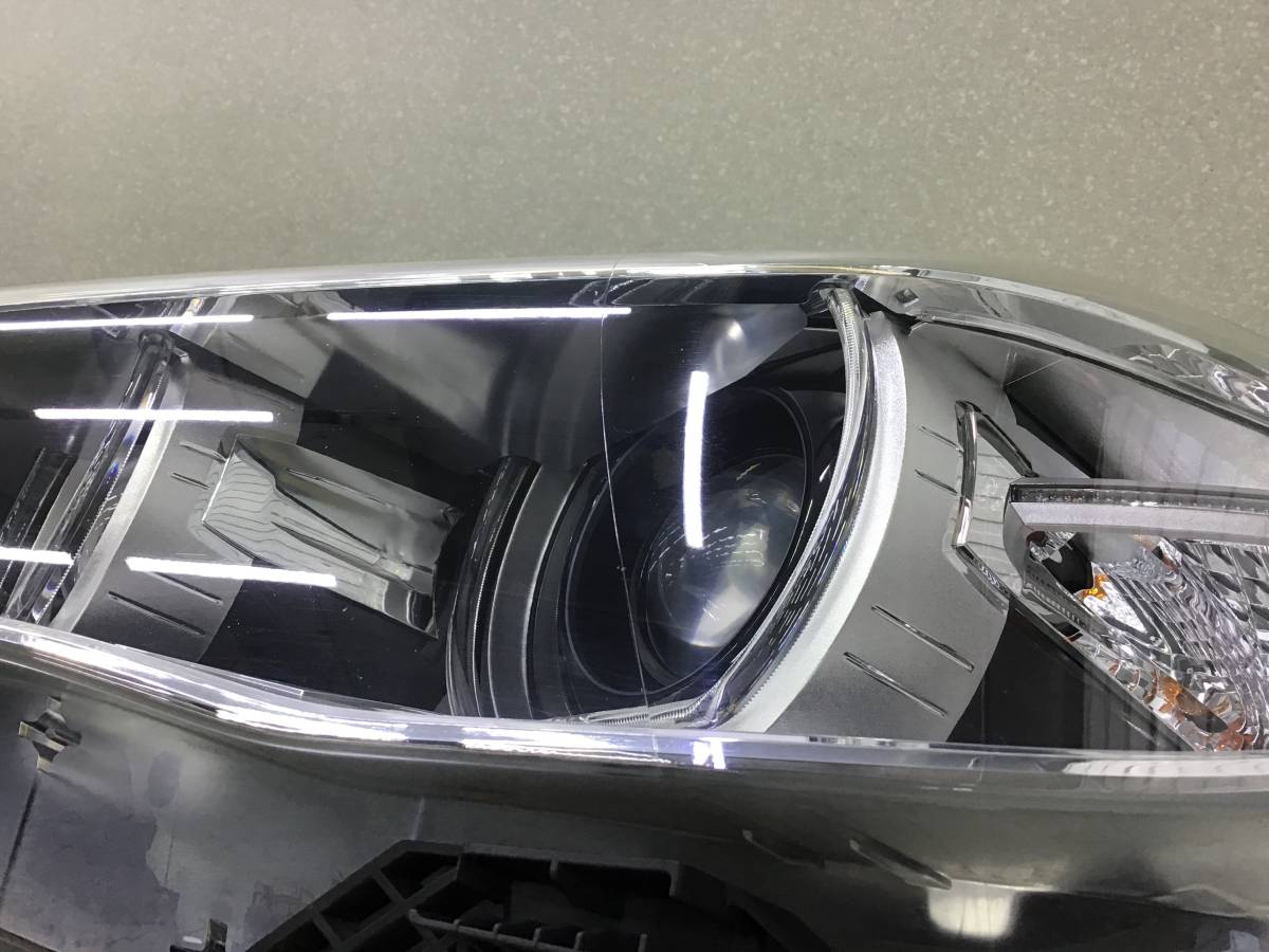 Фара левая BMW X5 F15/F85 2013> Фара левая BMW X5 F15/F85 2013>
