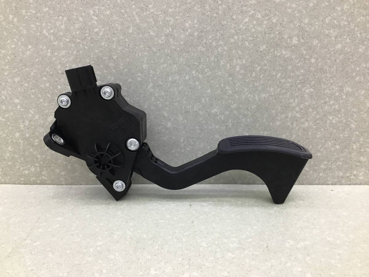 Педаль газа Toyota Rav 4 (A40) 2013>