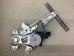 Стеклоподъемник электр. задний правый Nissan Juke (F15) 2011>