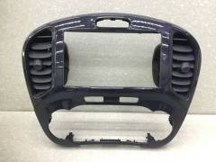 Рамка магнитолы Nissan Juke (F15) 2011>