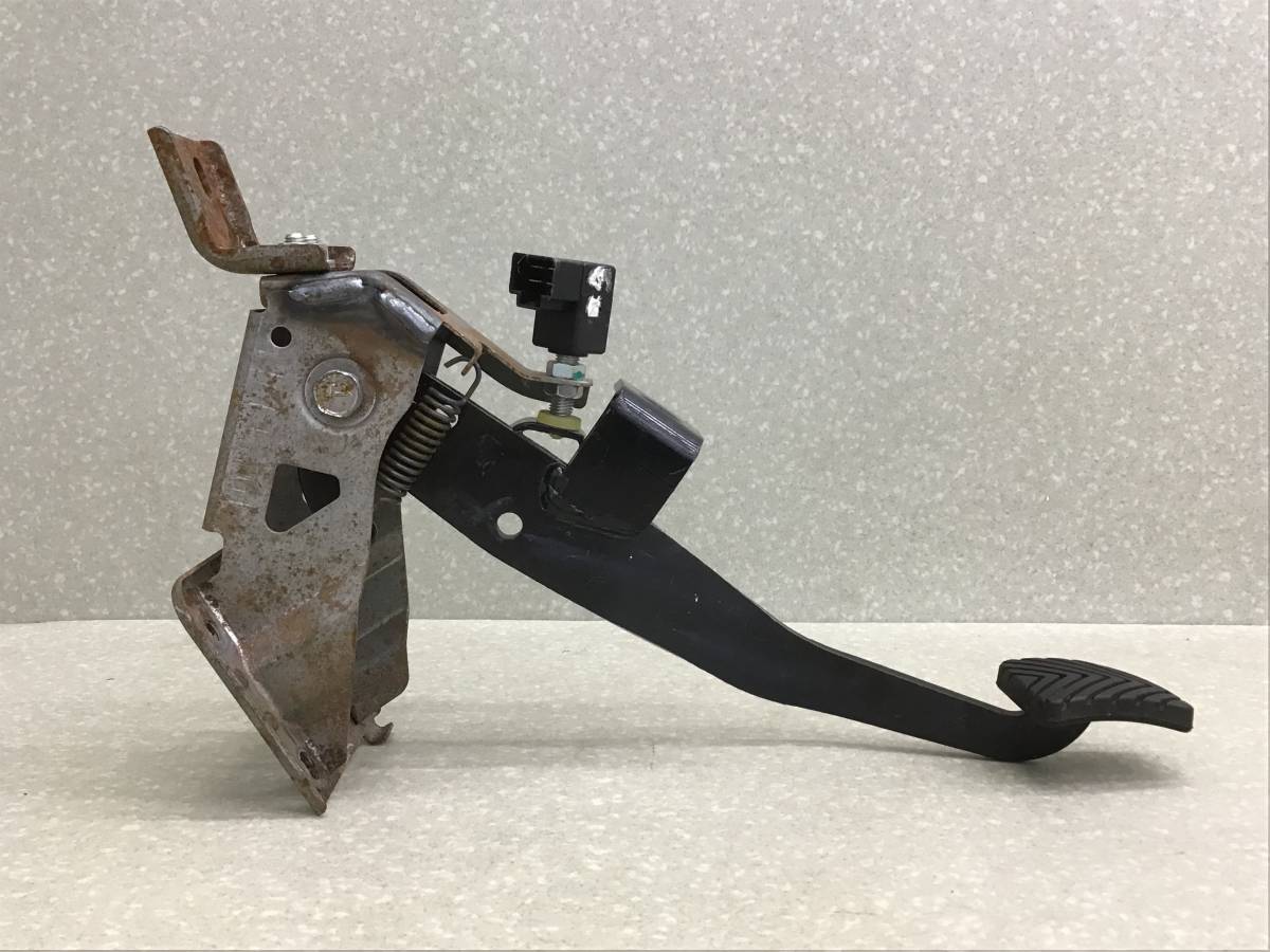 Педаль тормоза Kia Rio 2 (JB) 2005-2011 Педаль тормоза Kia Rio 2 (JB) 2005-2011