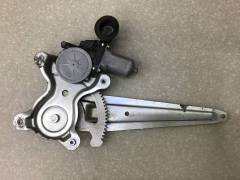 Стеклоподъемник электр. задний левый Toyota Land Cruiser 11 (VDJ200) 2007-2021