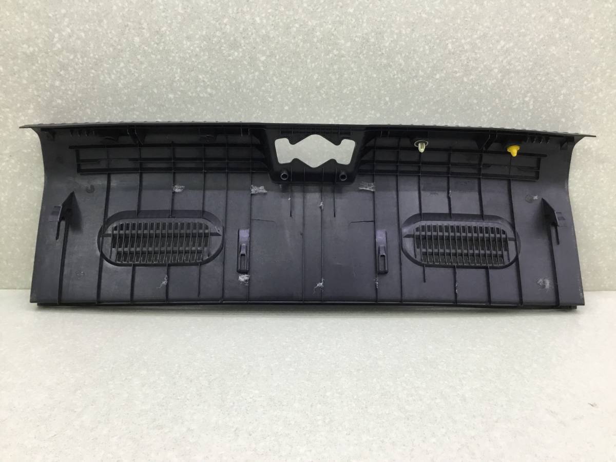 Накладка замка багажника Kia Rio 3 (QB) 2011-2017 Накладка замка багажника Kia Rio 3 (QB) 2011-2017