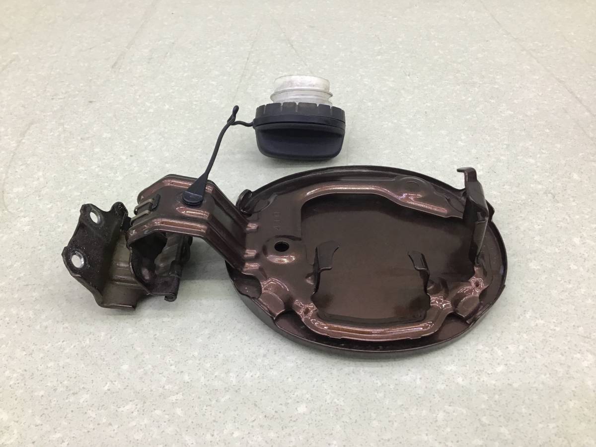 Лючок бензобака Toyota Rav 4 (A40) 2013>