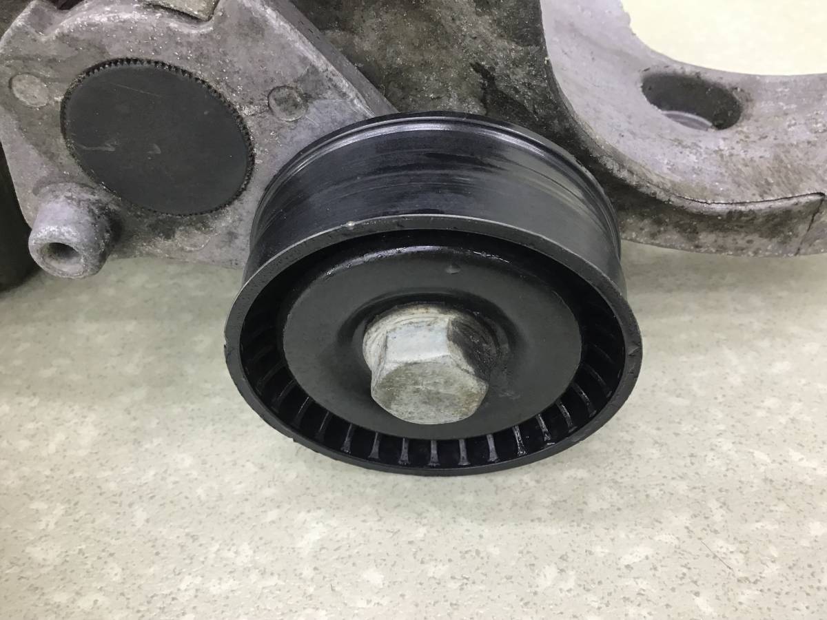 Кронштейн генератора Volkswagen Passat B6 2005-2010 Кронштейн генератора Volkswagen Passat B6 2005-2010