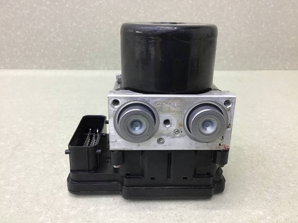 Блок ABS (насос) Opel Astra J (P10) 2009-2015 Блок ABS (насос) Opel Astra J (P10) 2009-2015