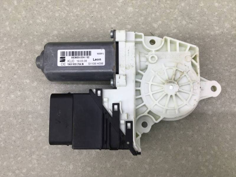 Моторчик стеклоподъемника Seat Leon (1P1) 2005-2013